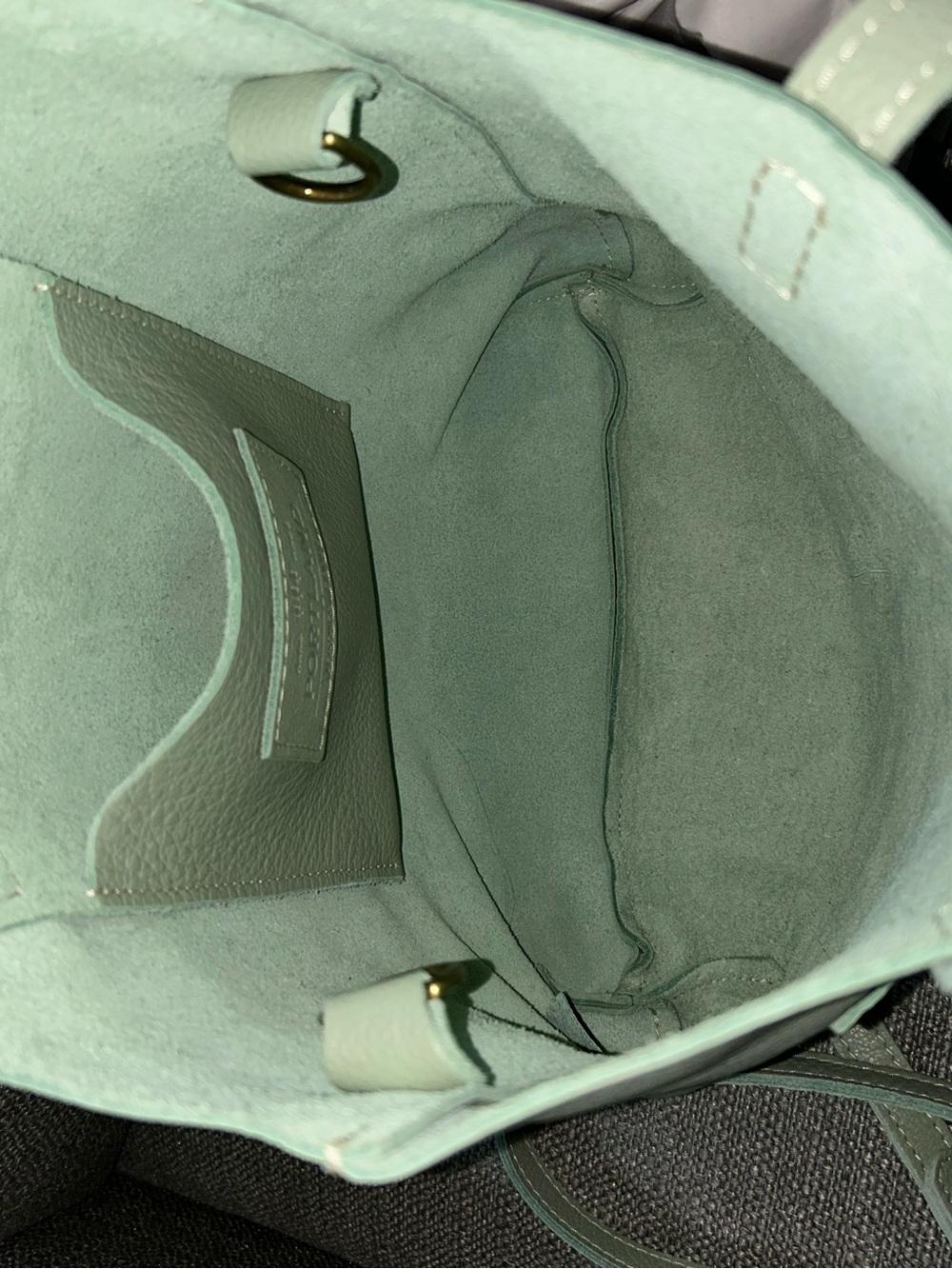 Portland Leather Crossbody Tote-Classic - Picture 4 of 5